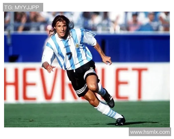 世界八大足球巨星全方位解析 盘点足坛传奇人物的光辉历程与精彩瞬间