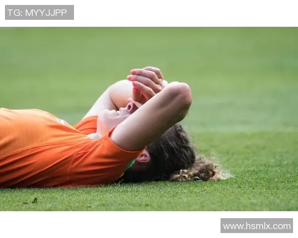 巴西女足球星闪耀绿茵舞台展现桑巴激情与巾帼力量 巴西女足球星闪耀绿茵舞台展现桑巴激情与巾帼力量